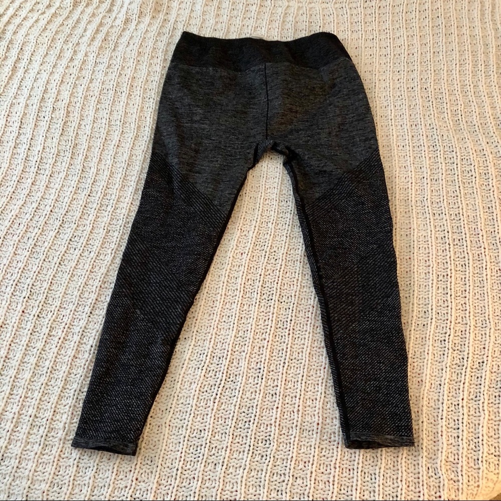 Mid-rise Seamless Ridge Fabletics 7/8 Leggings